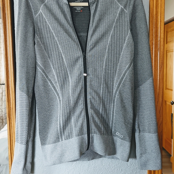 Lorna Jane Seamless Jacket - Picture 5 of 8
